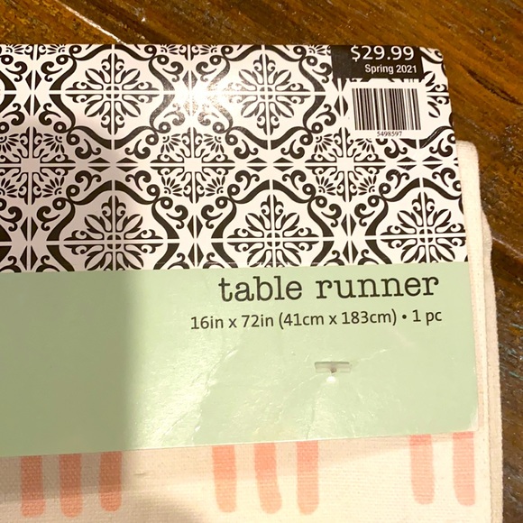 Spring Table Runner *NWT linen - Picture 4 of 7